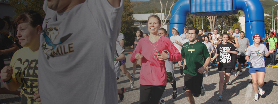 students, faculty and staff run the Mustang Mile
